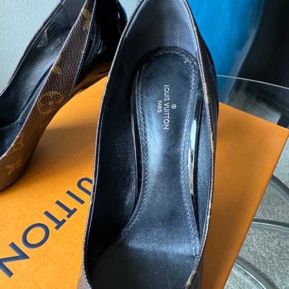 LOUIS VUITTON (2018) CHERIE PUMP - SIZE 38 - Picture 11 of 16